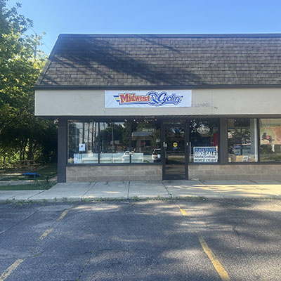 storefront open sundays christmas